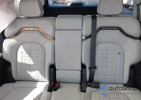 2025 Rivian R1S Ascend Tri Motor Max Pack/Premium Tri Motor Max Pack z USA, uszkodzony, nr VIN 7PDSGCBP4SN059406